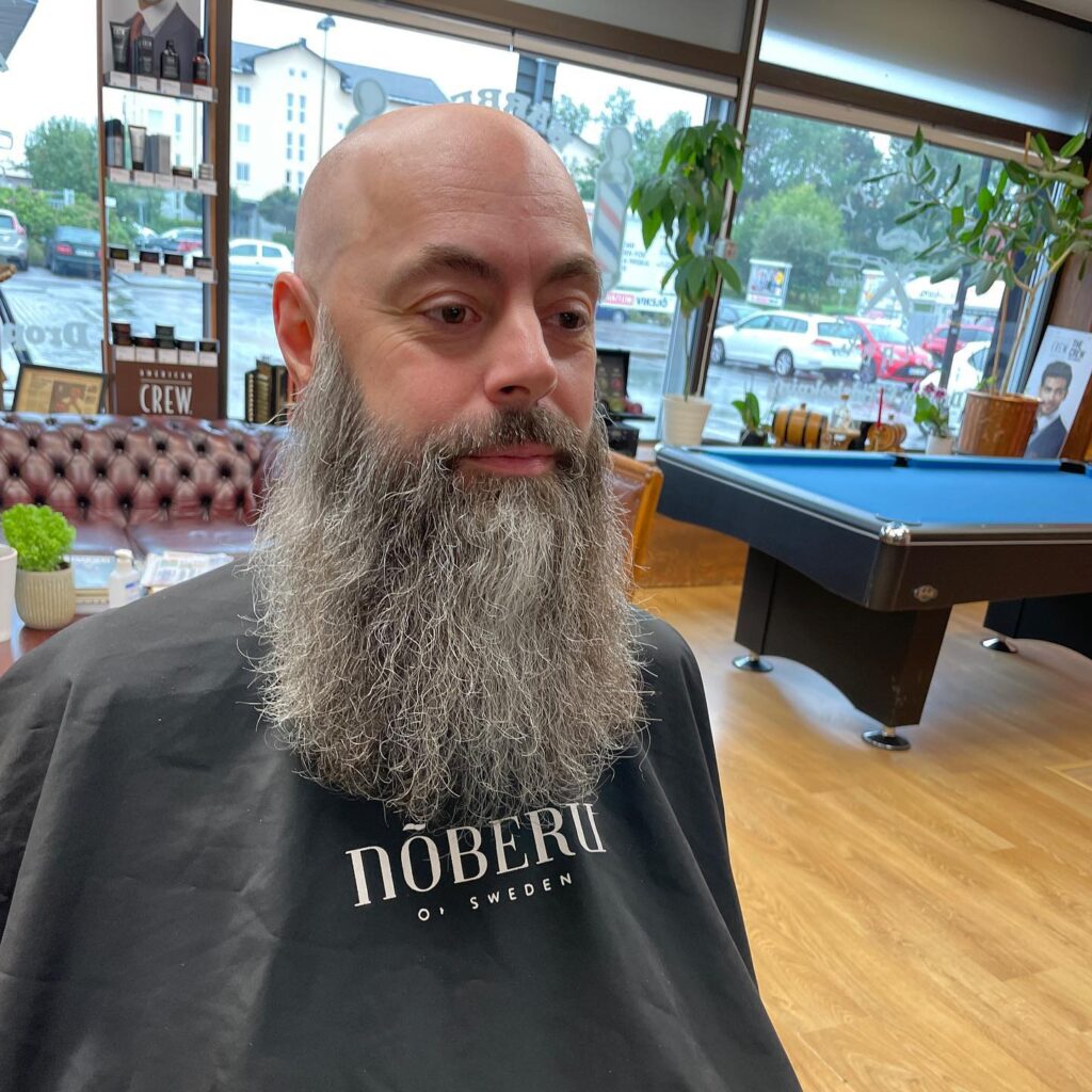 Instagram post from top_quality_barber. This post is in position 0.